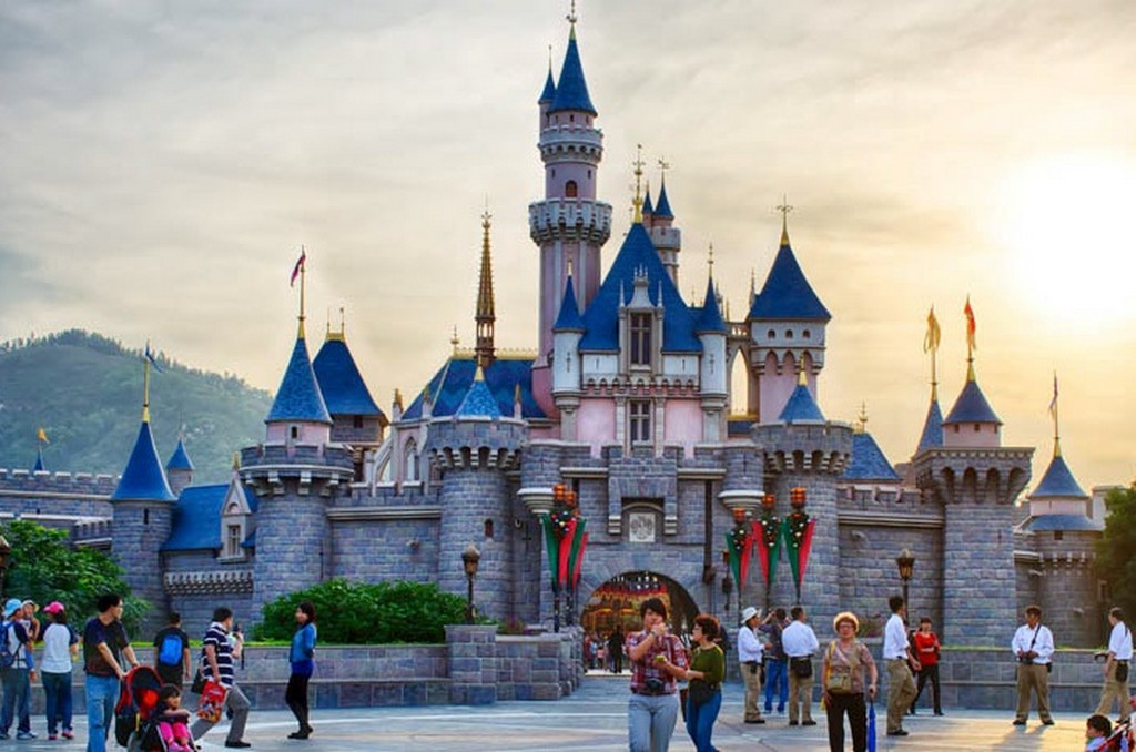 Hong Kong Disneyland to Close Again Due to Outbreak Crazy for Disney